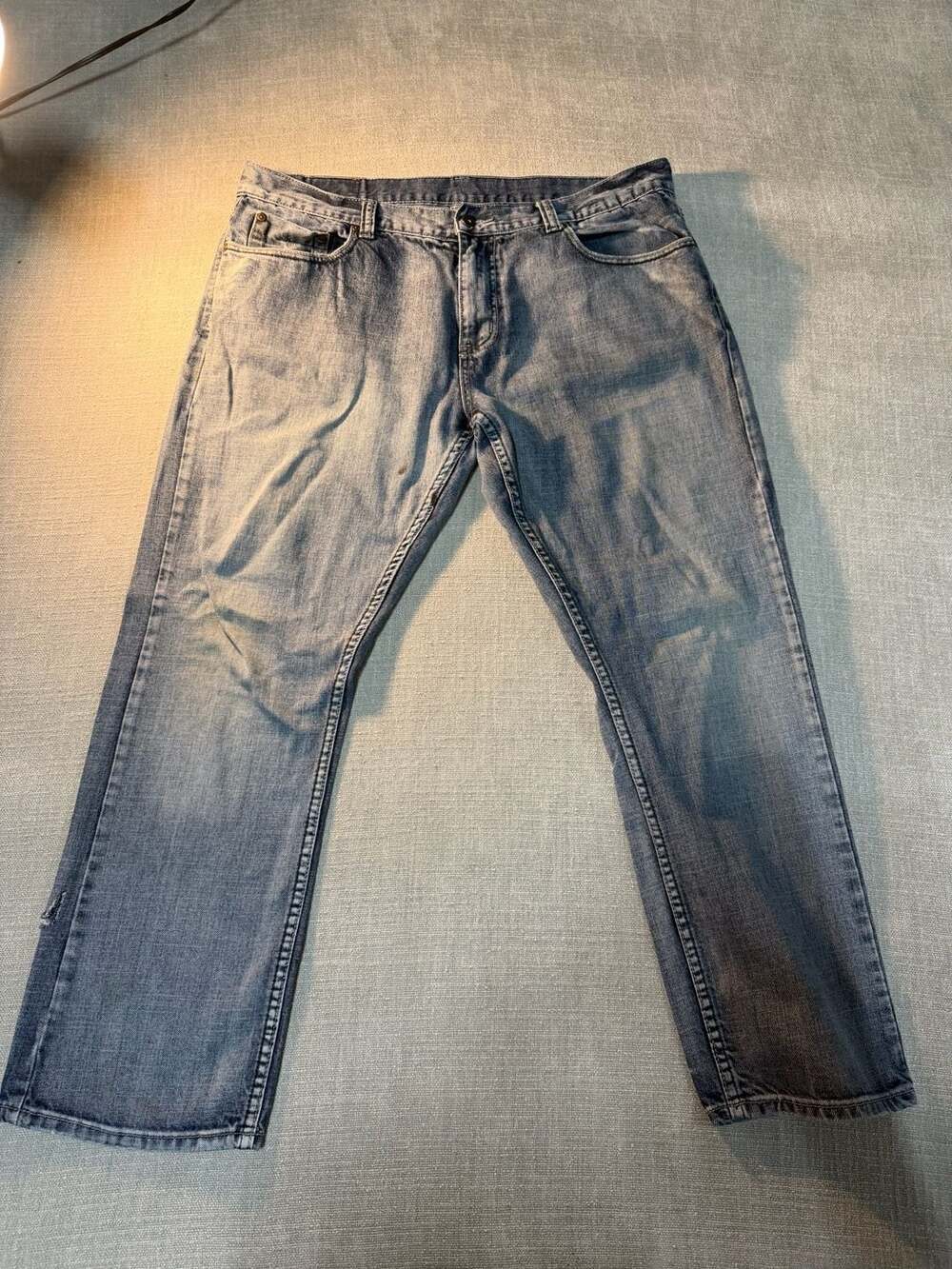 Flypaper Straight Leg Light Wash Distressed Jeans 38x30